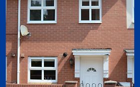 House Number 4 Sleeps Up To 4 With Smart Tvs In Every Room